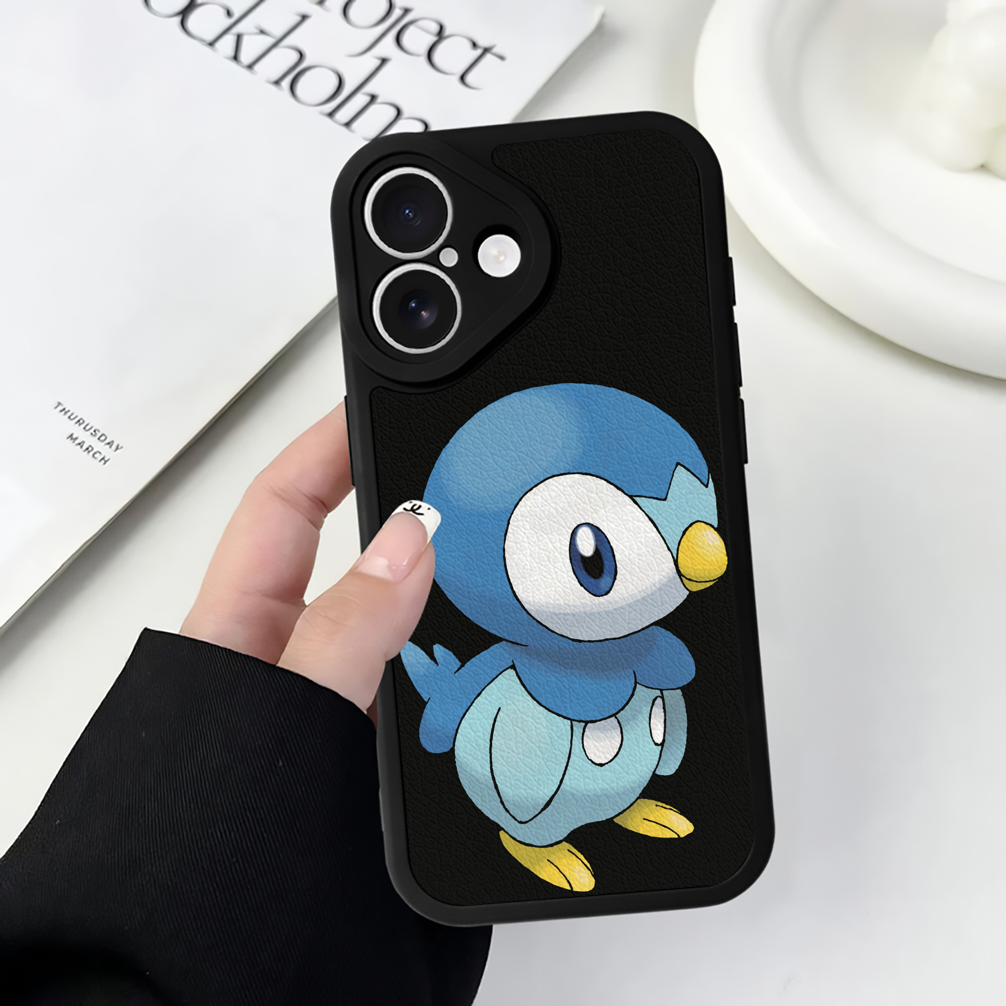（画像用） ポケットモンスター Pokémon 【iPhone 16シリーズ対応】シリコンスマホケース（レザー調） 材質：シリコン